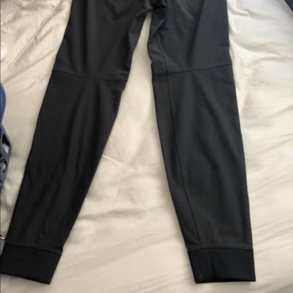 Small lululemon joggers - Picture 2 of 5